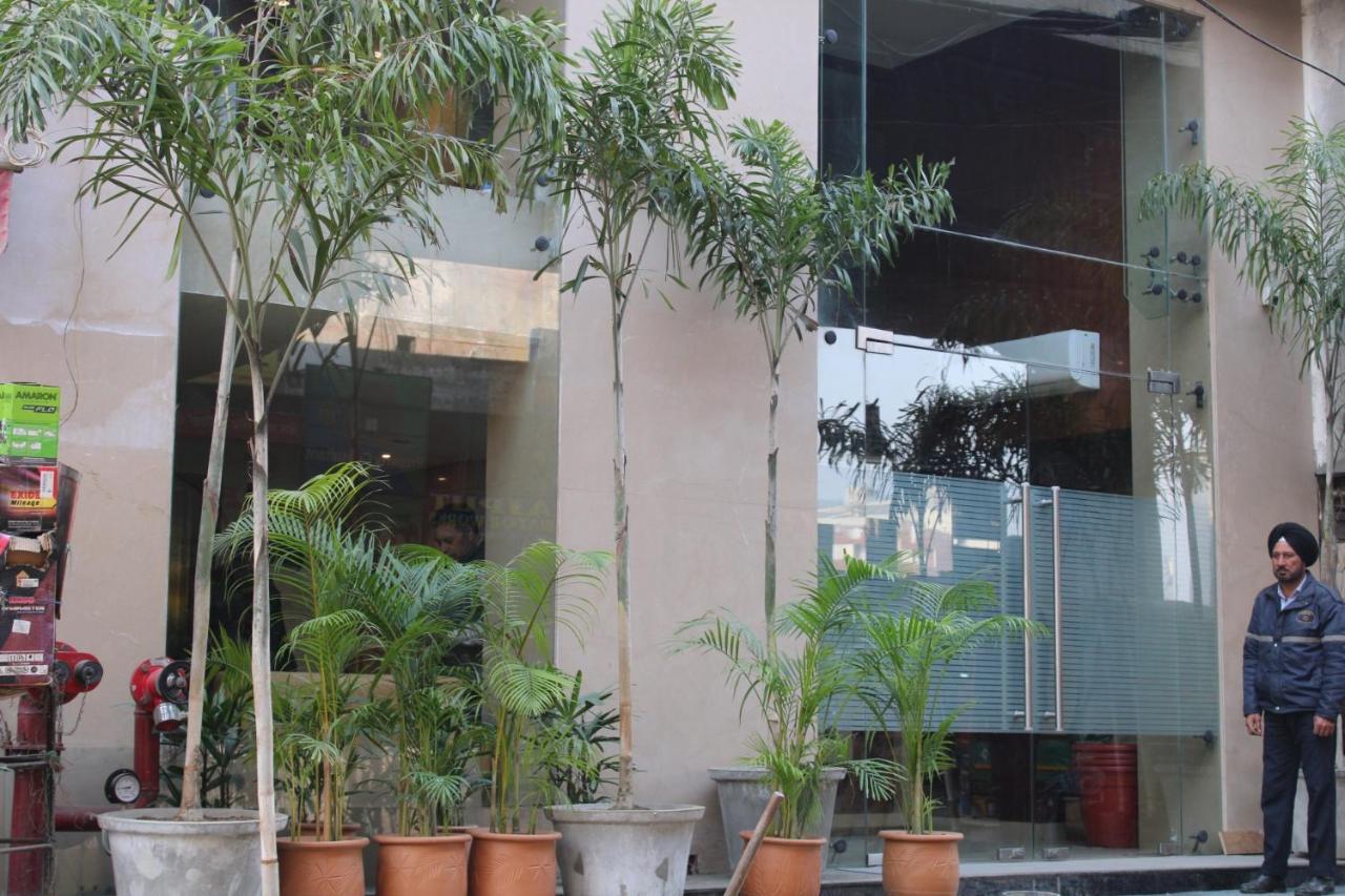 Sagar Hotel Amritsar Bagian luar foto