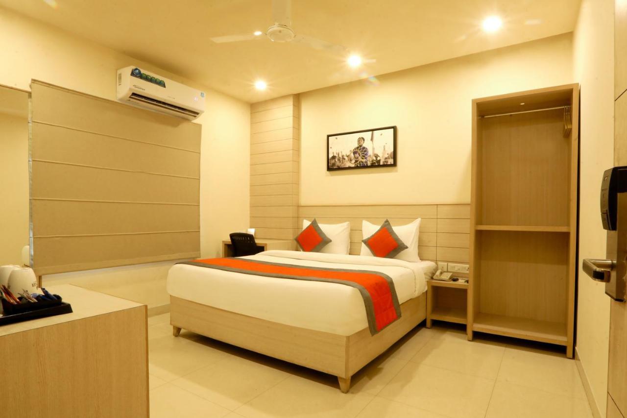 Sagar Hotel Amritsar Bagian luar foto