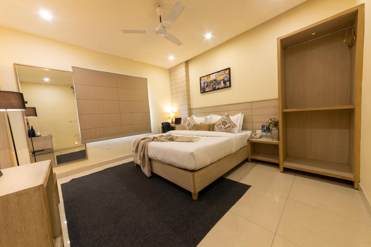 Sagar Hotel Amritsar Bagian luar foto