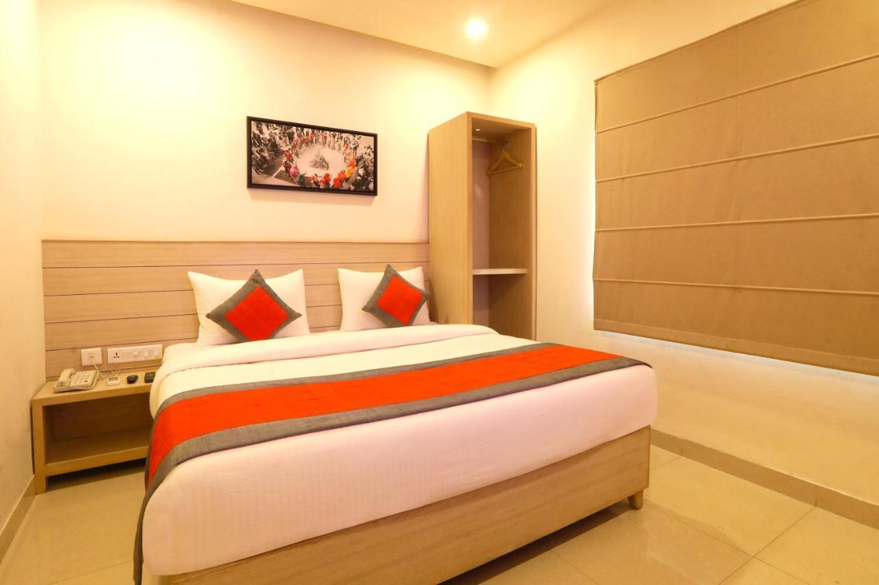Sagar Hotel Amritsar Bagian luar foto